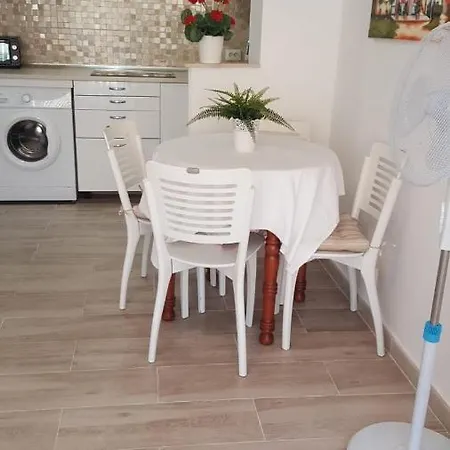 Apartamento Palmeras Apartment *